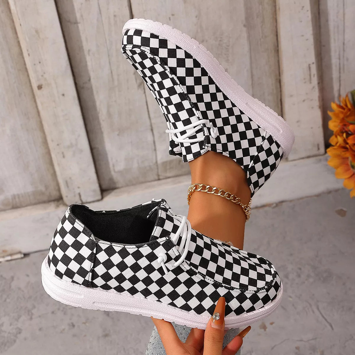 Checkerboard Pattern Casual Sneakers -