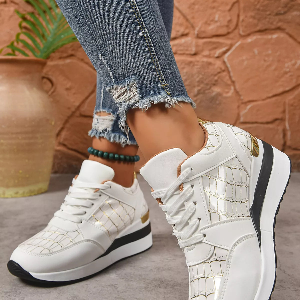 Lace Up Round Toe Sneakers -