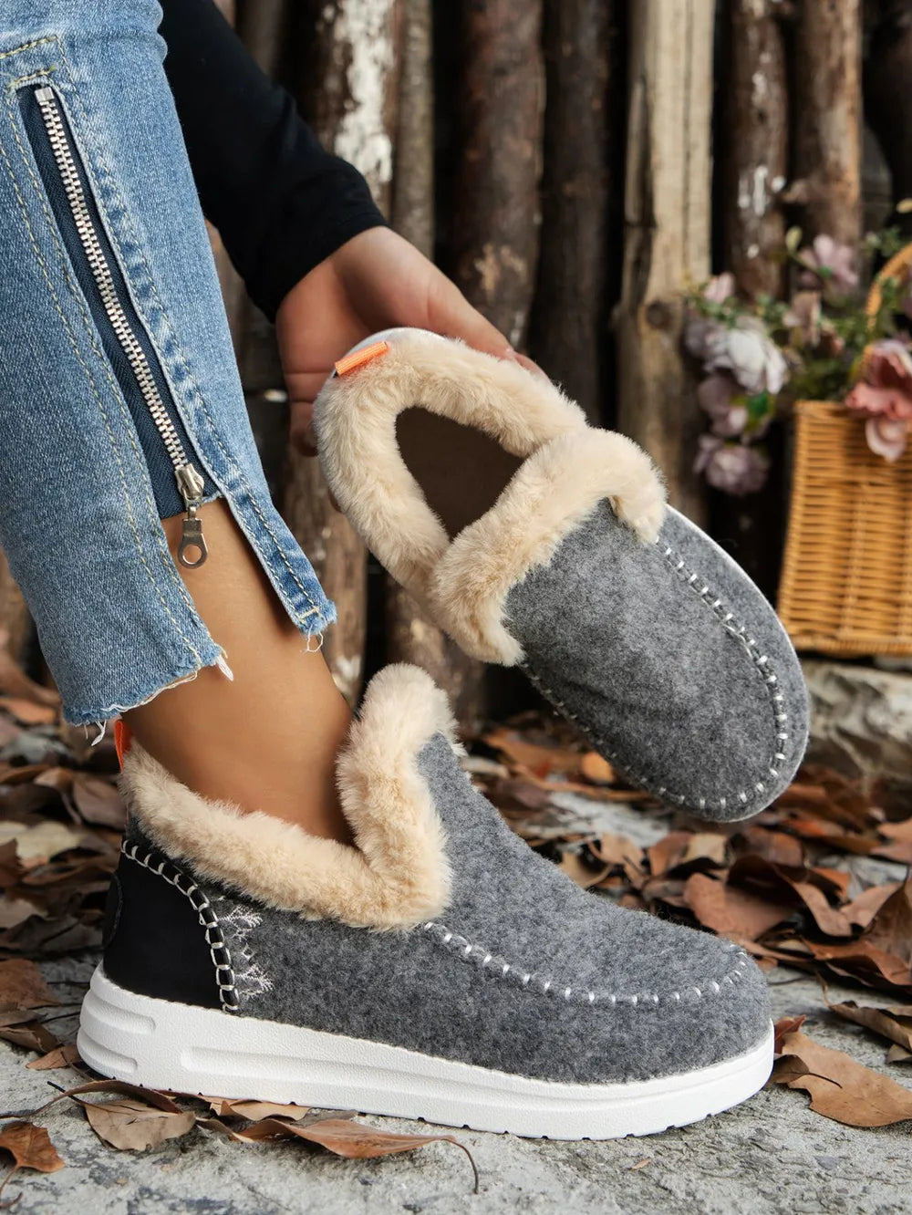 Furry Suede Round Toe Flat Sneakers -