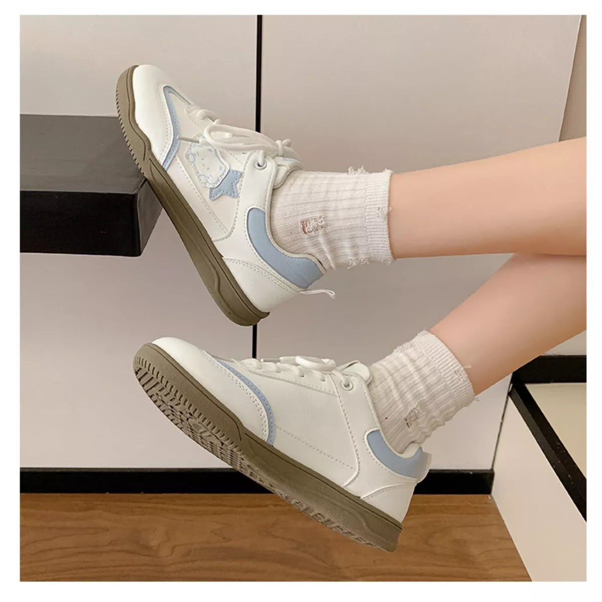 Lace Up Round Toe Sneakers -