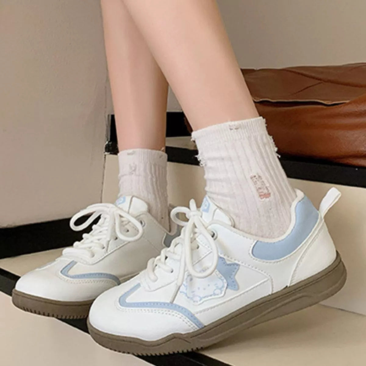 Lace Up Round Toe Sneakers - Blue