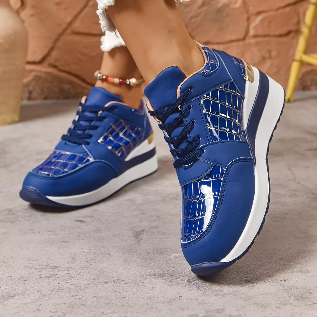 Lace Up Round Toe Sneakers - Blue