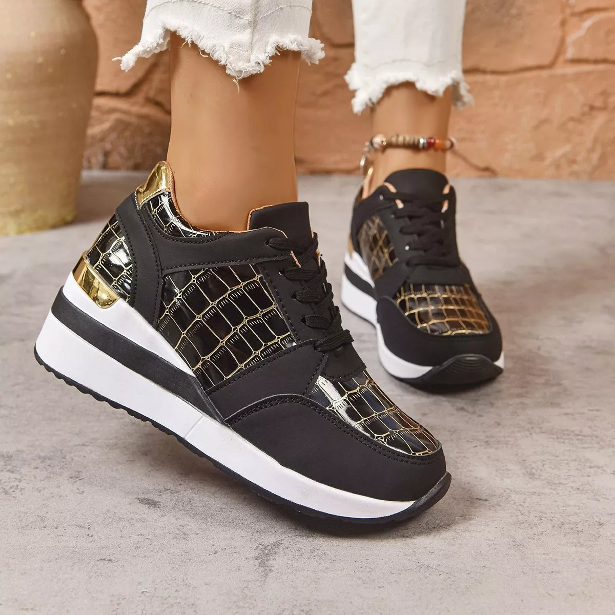 Lace Up Round Toe Sneakers -