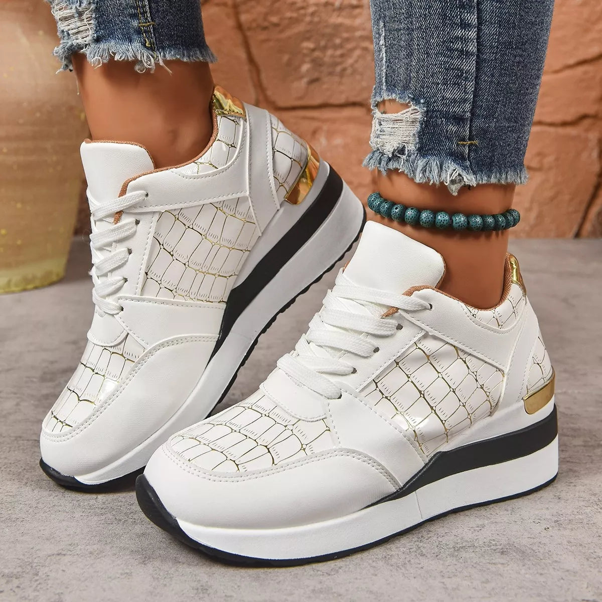 Lace Up Round Toe Sneakers -