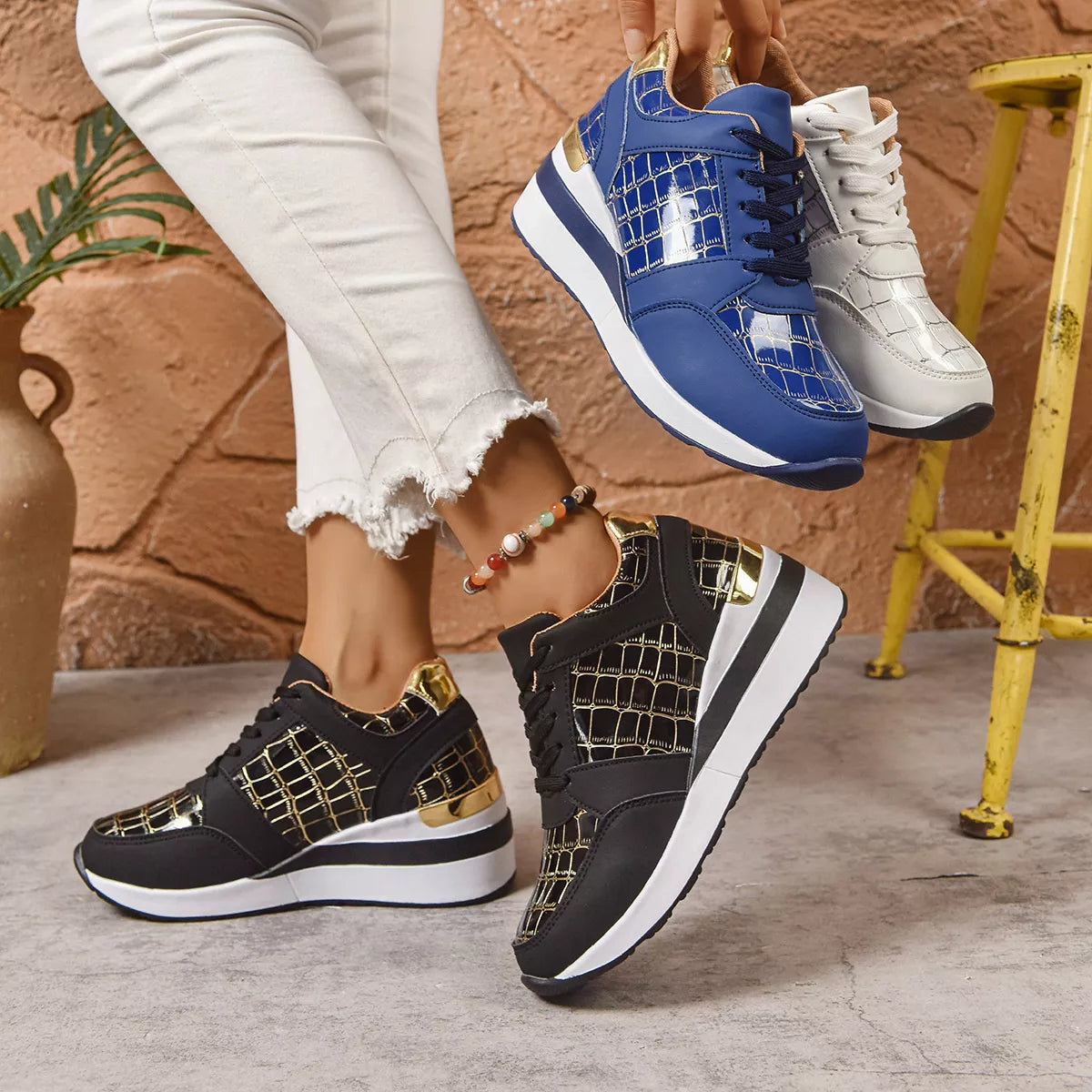 Lace Up Round Toe Sneakers - Black