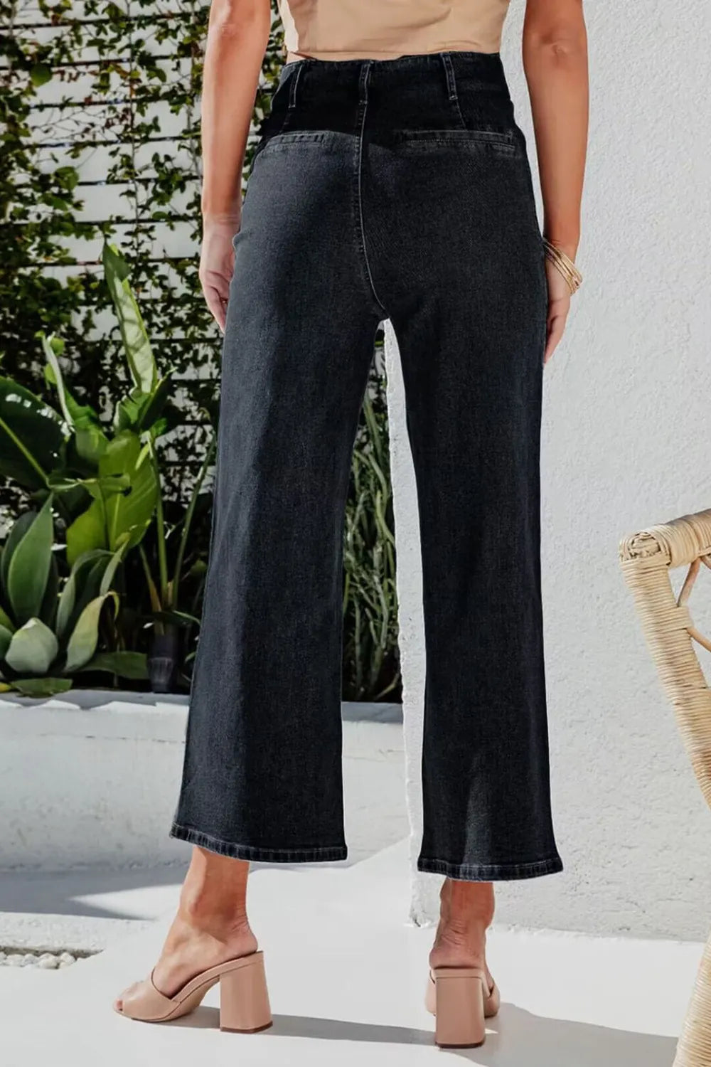 Button Fly Cropped Wide Leg Jeans -