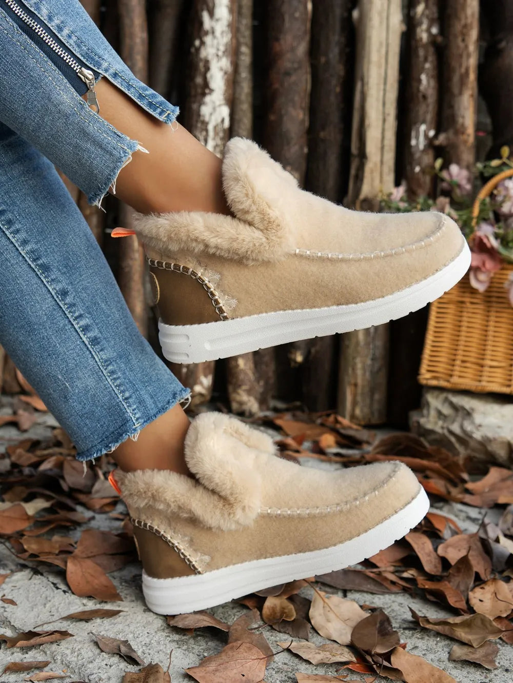 Furry Suede Round Toe Flat Sneakers -