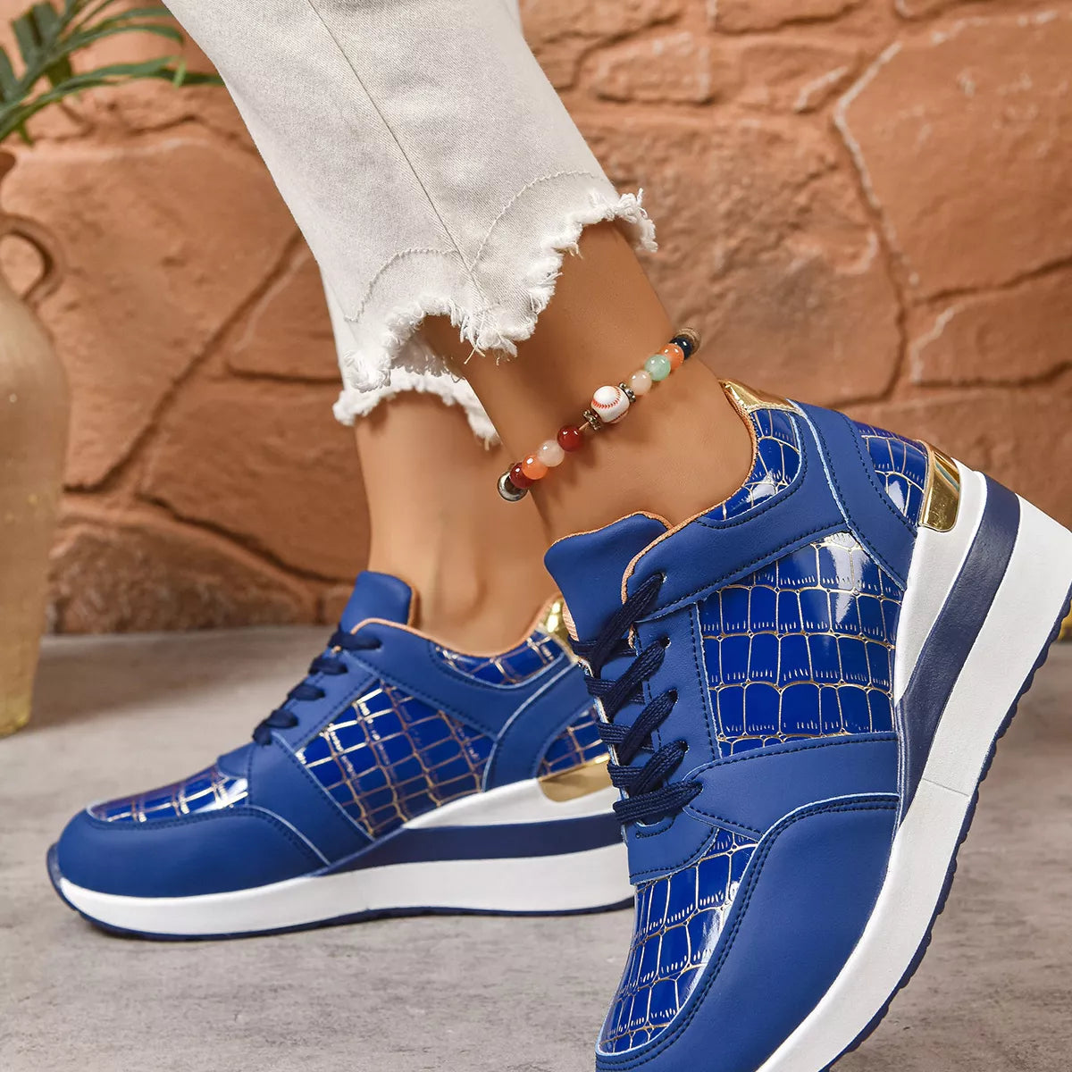 Lace Up Round Toe Sneakers -