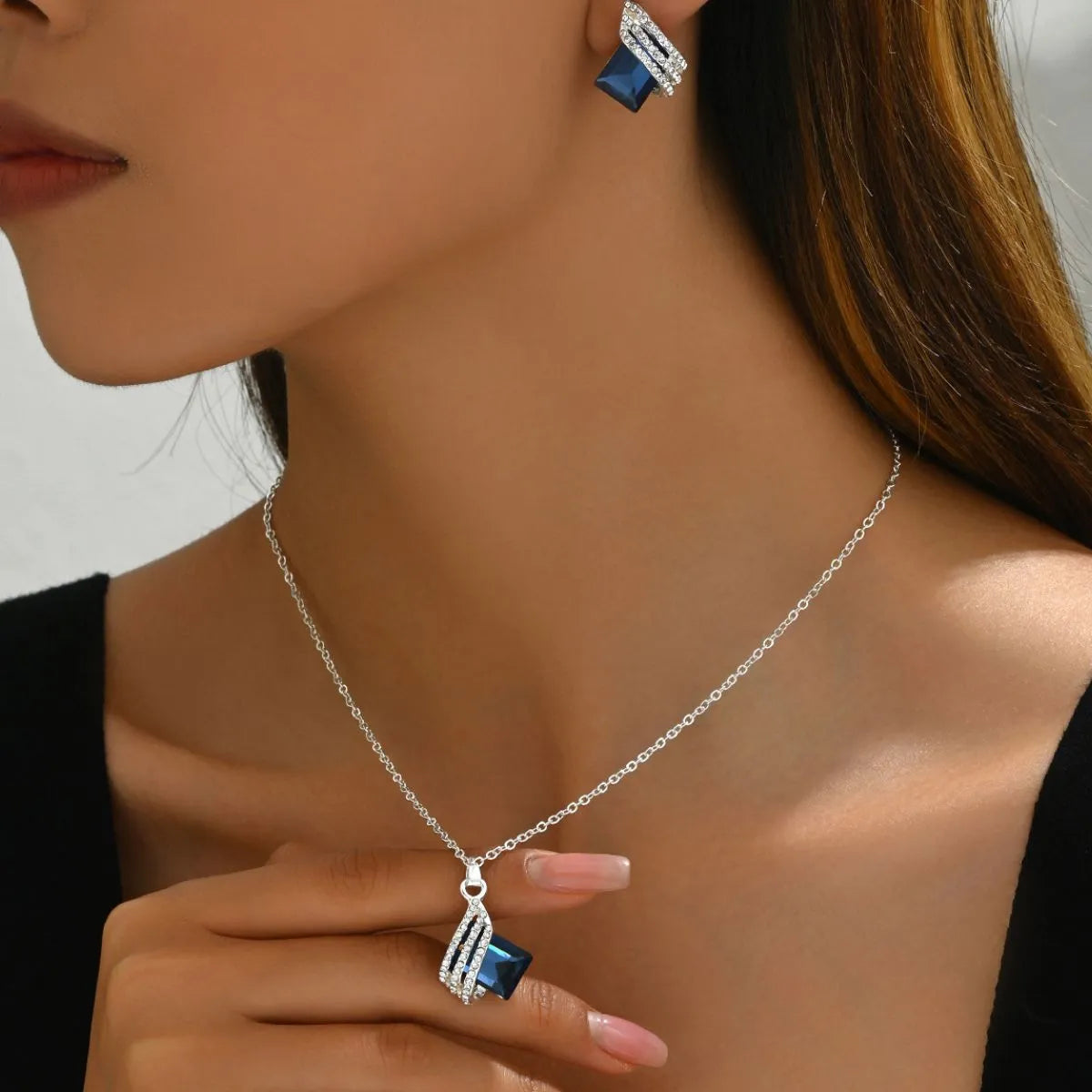 Crystal Geometric Earrings and Necklace Jewelry Set - Silver One Size