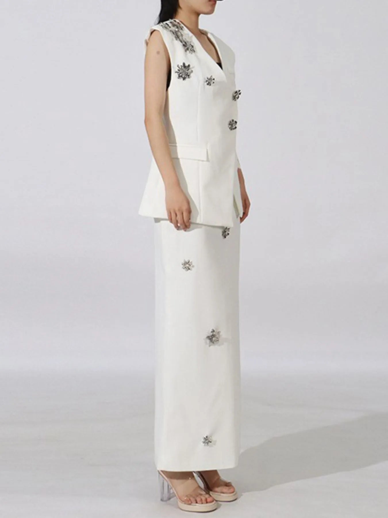 Flower Sleeveless Vest and Skirt Set - White