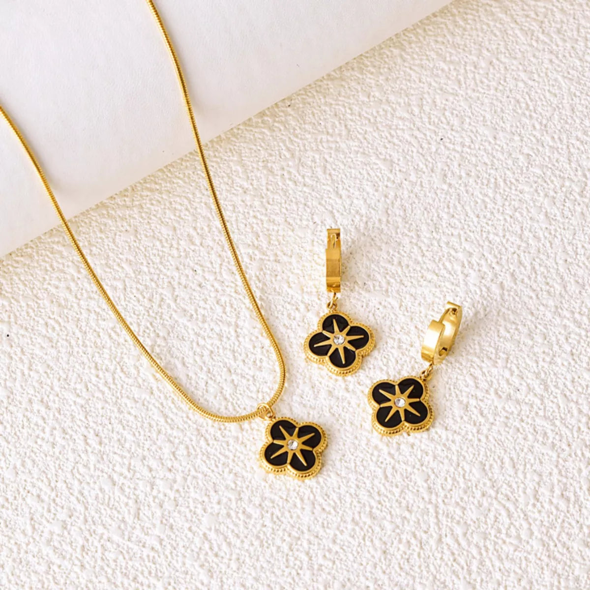 Four-Leaf Clover Pendant Necklace and Earrings Jewelry Set - Black One Size