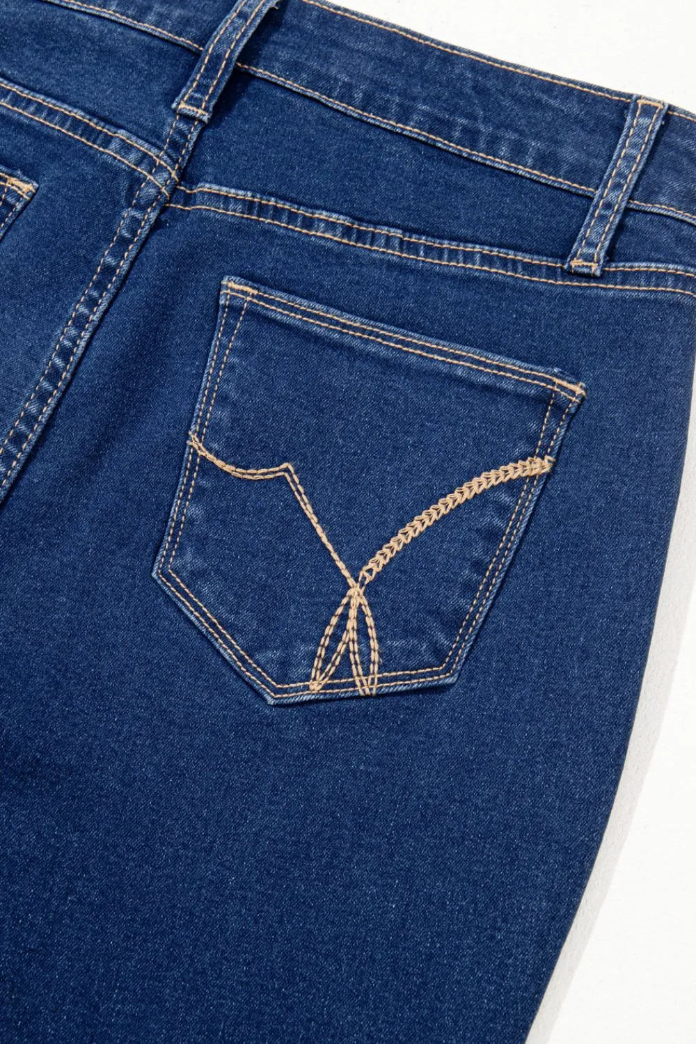 Center Seam Deep Wash Straight Jeans -