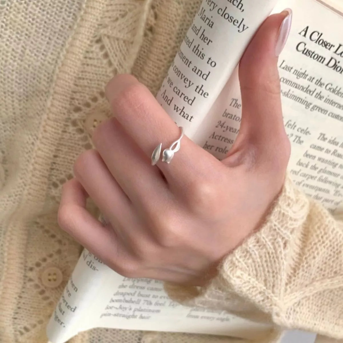 Flower Bypass Ring -