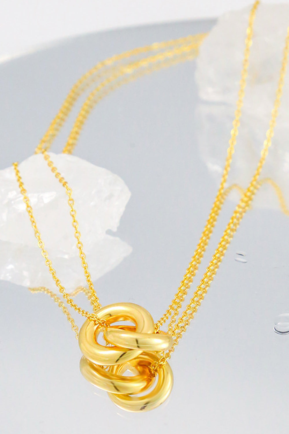 Linked Ring Pendant Chain Necklace -