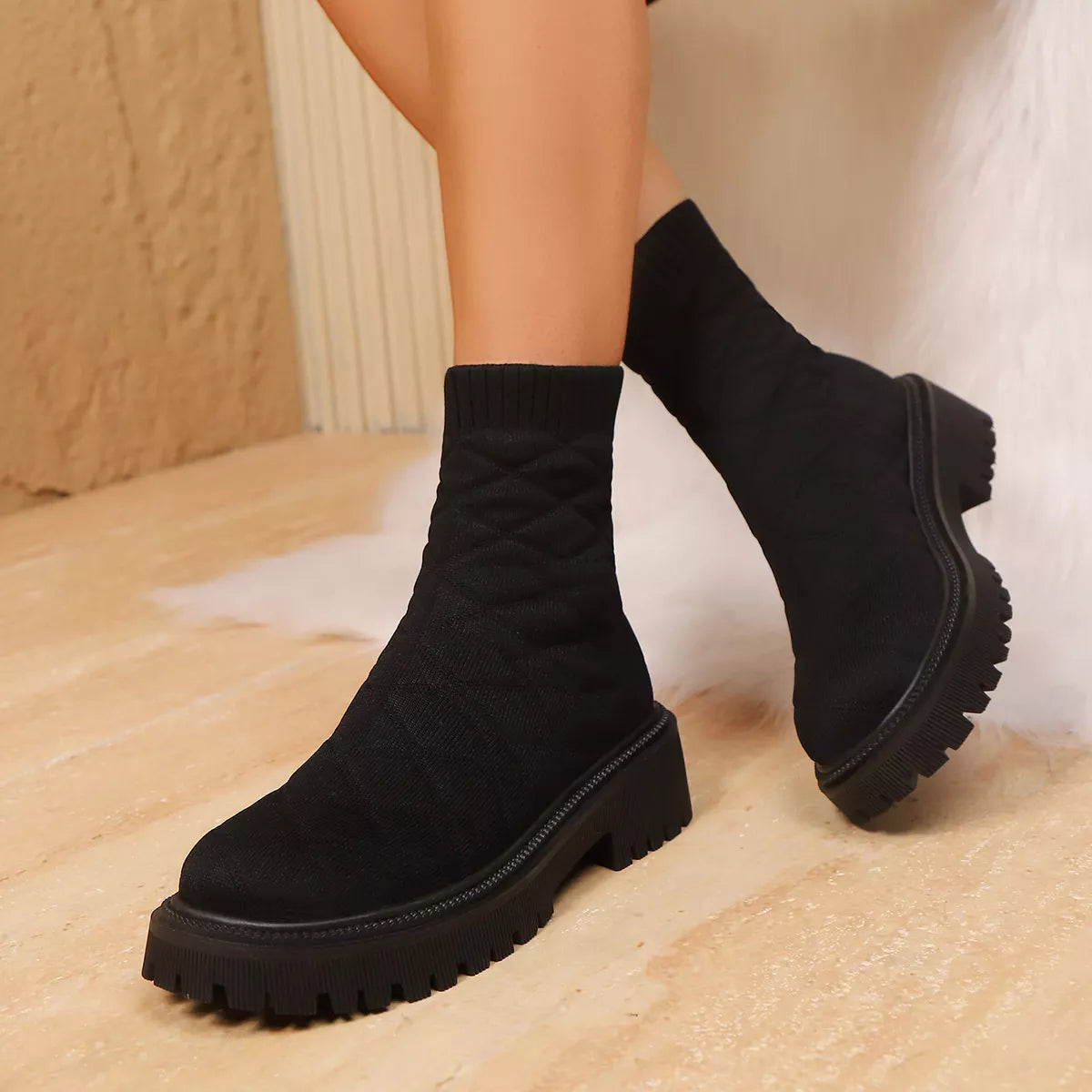 Round Toe Block Heels Boots - Black