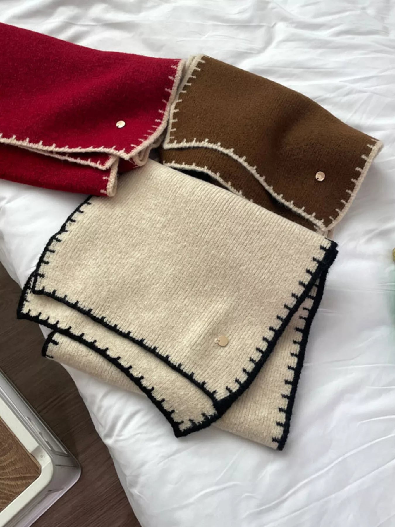 Contrast Trim Knit Scarf -