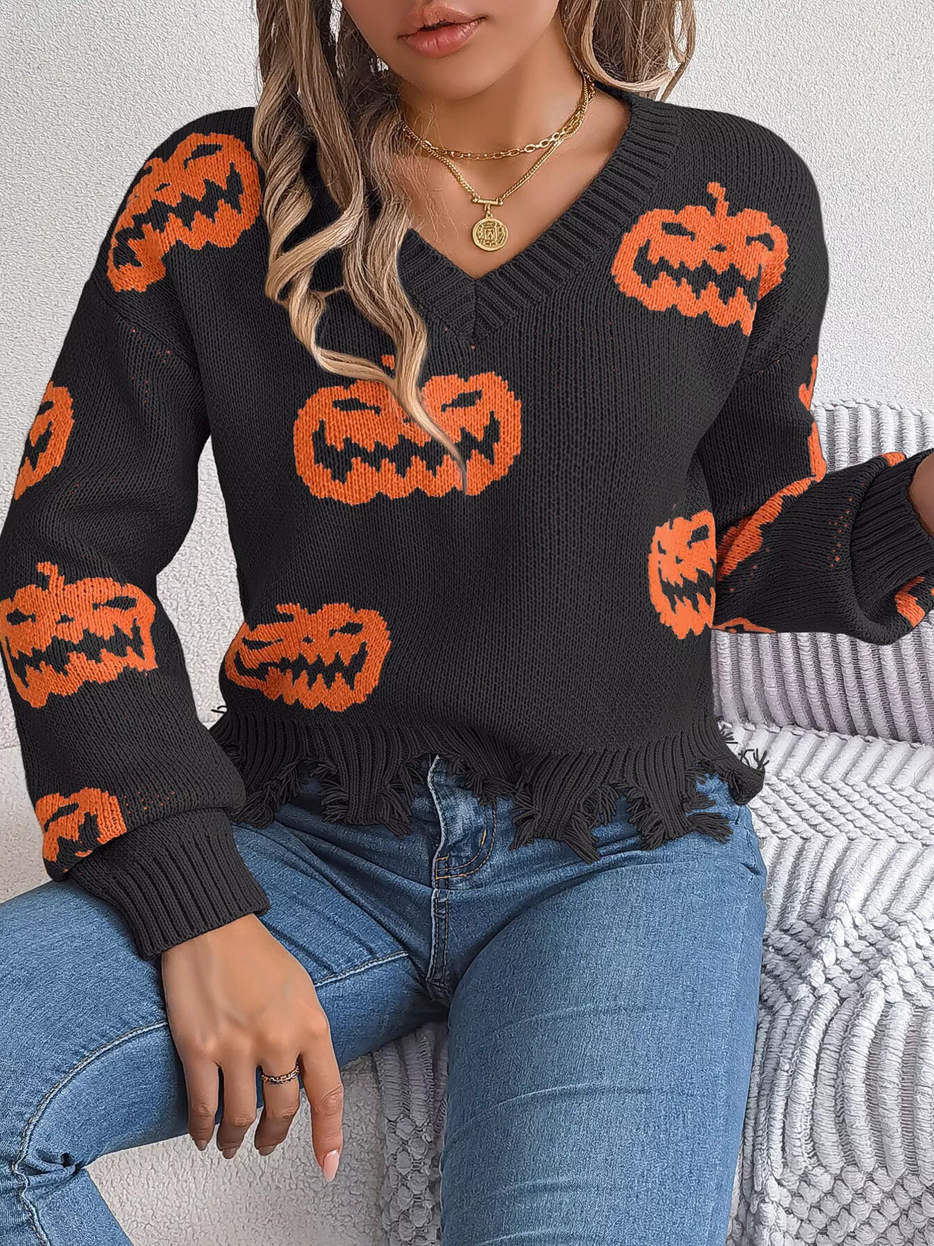 Pumpkin Pattern Raw Hem V-Neck Sweater - Black
