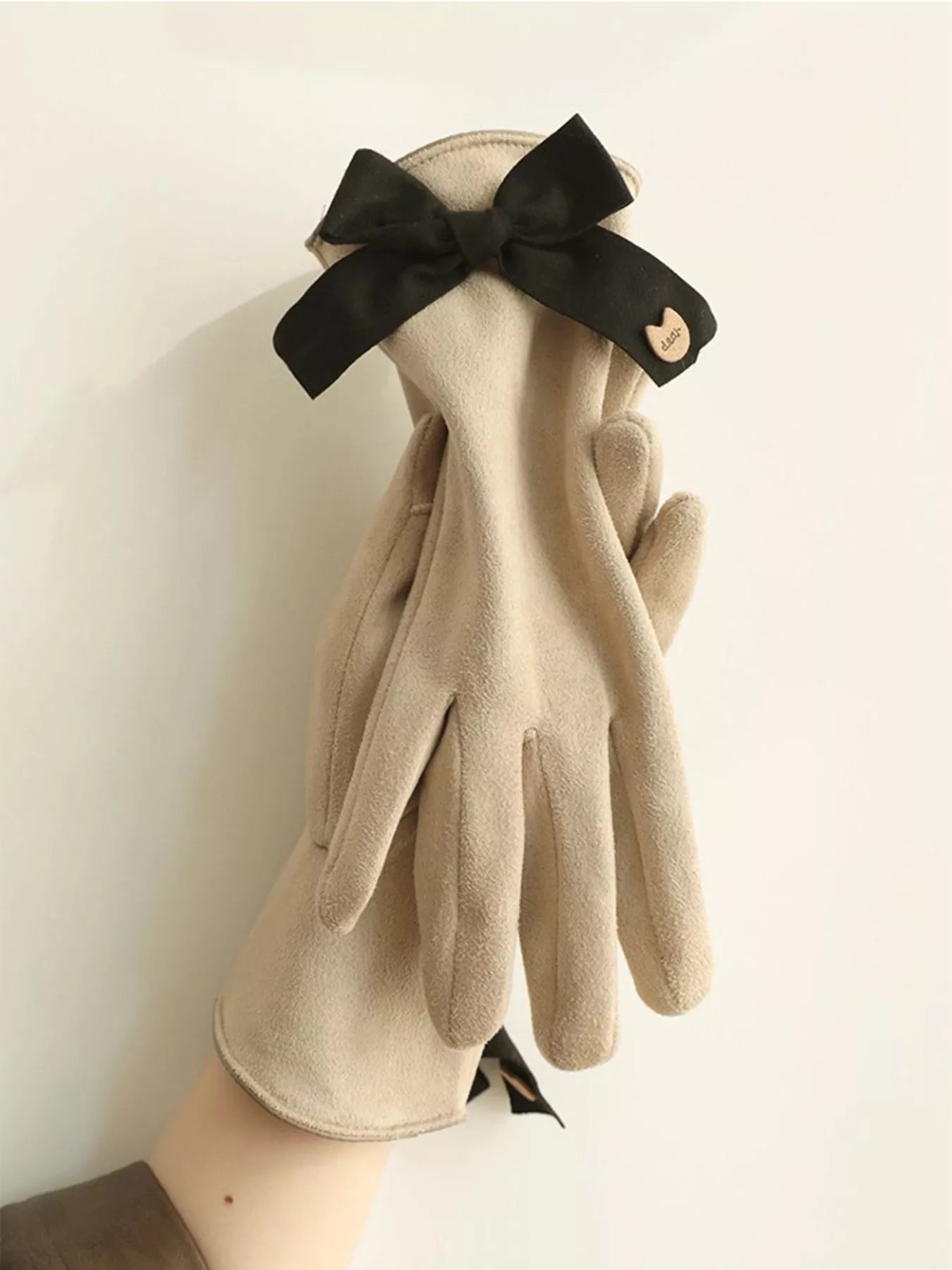 Bow-Decorated Gloves -
