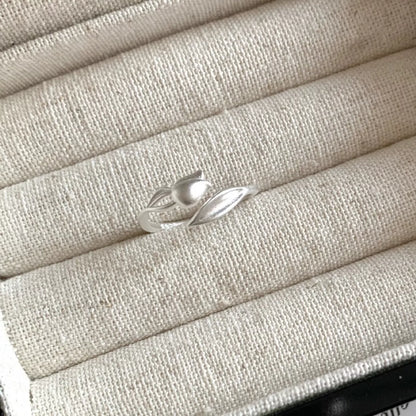 Flower Bypass Ring -