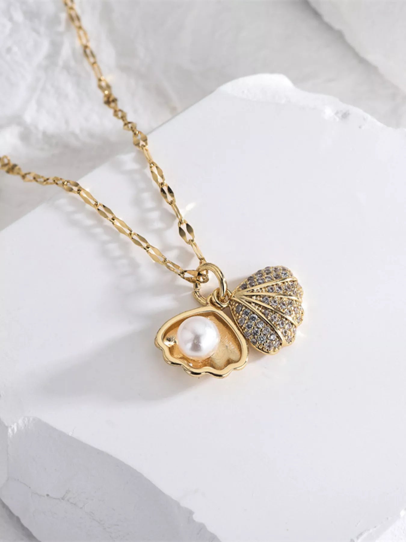 Gold-Plated Pearl Shell Necklace - Gold One Size