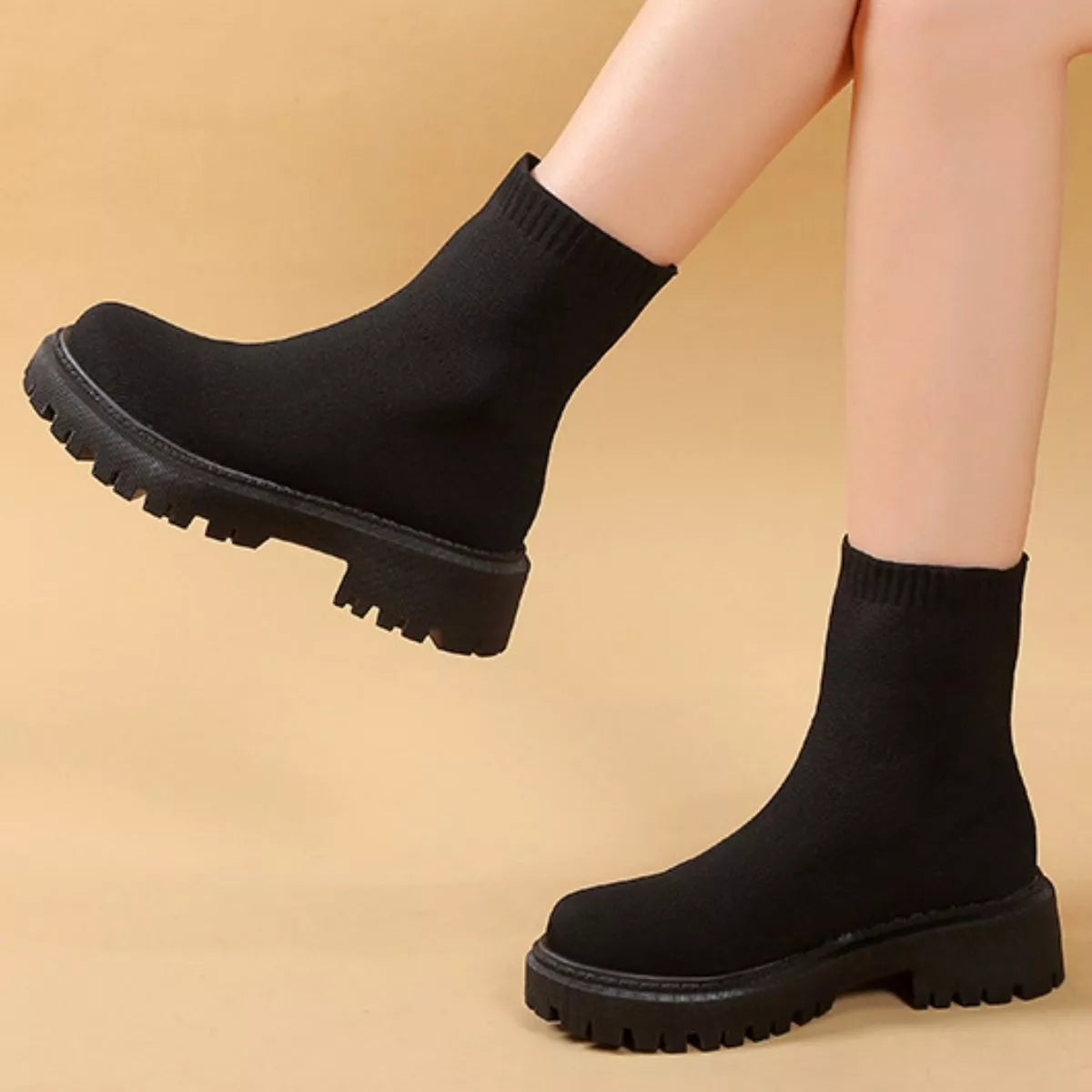 Round Toe Block Heels Boots - Black