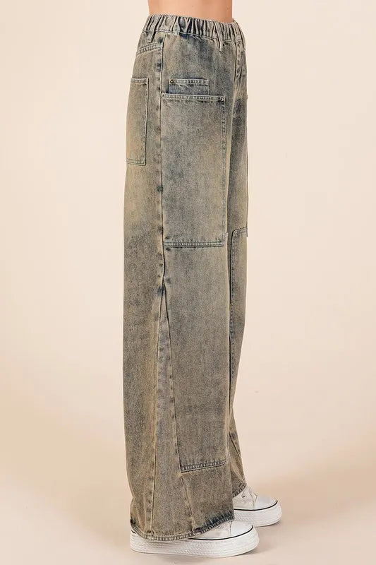 Washed Wide Leg Jeans -