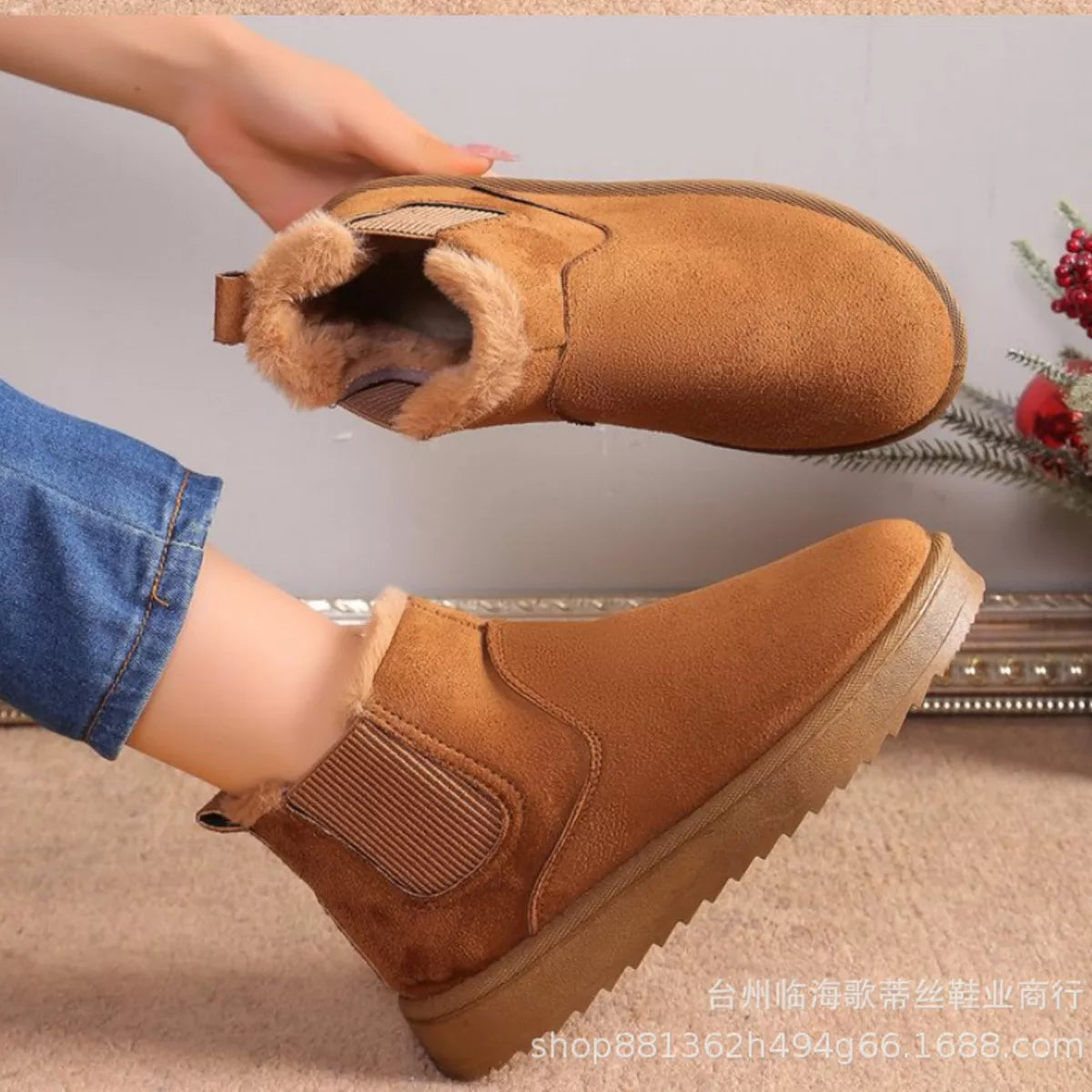 Round Toe Platform Boots - Brown