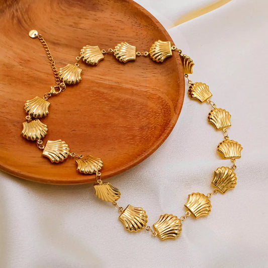 Shell Necklace - Gold One Size