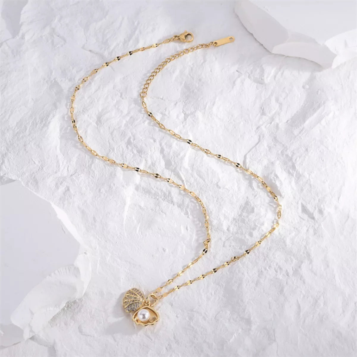 Gold-Plated Pearl Shell Necklace -