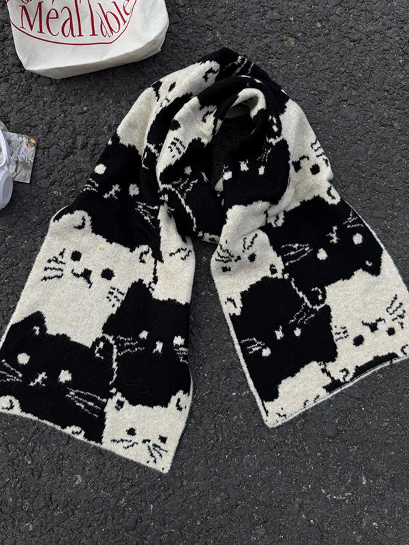 Cute Cat Pattern Knitted Scarf -