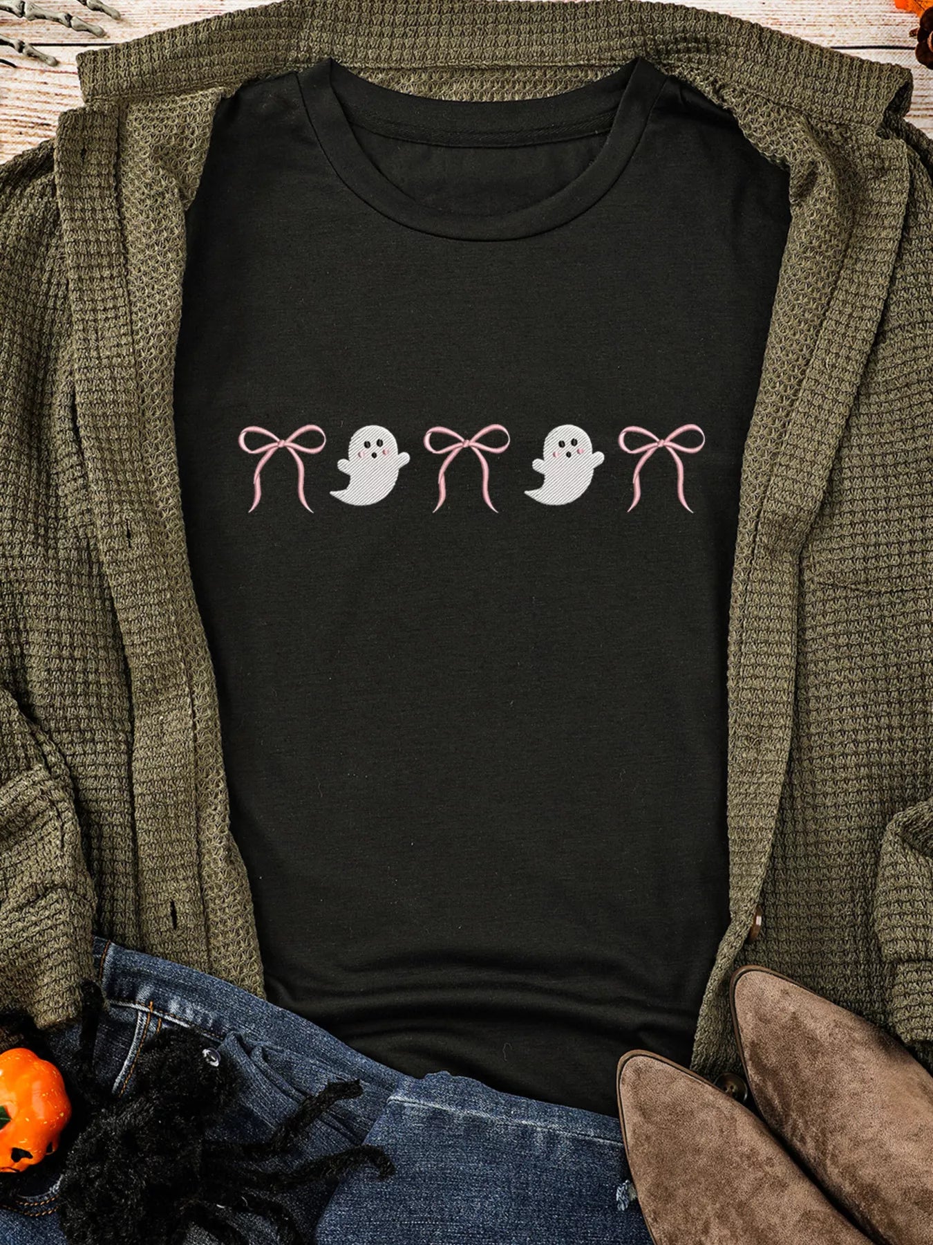 Ghost Bow Graphic Short Sleeve T-Shirt -