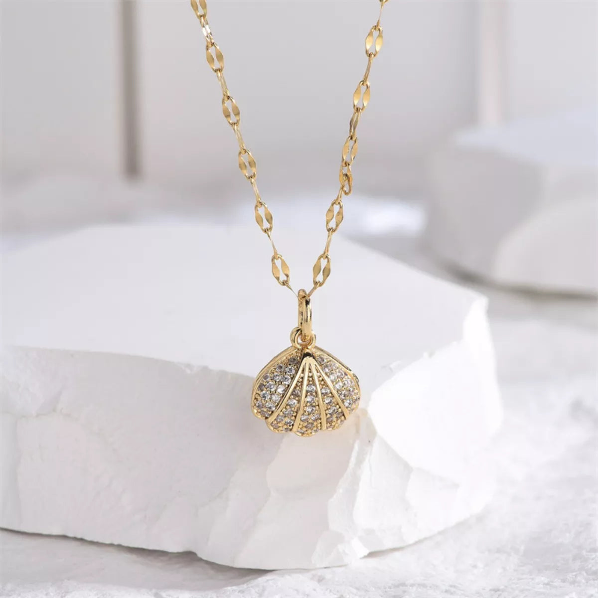 Gold-Plated Pearl Shell Necklace -