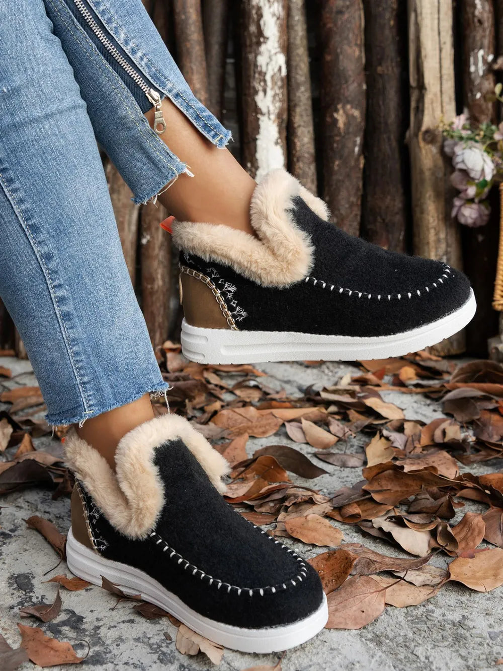 Furry Suede Round Toe Flat Sneakers -
