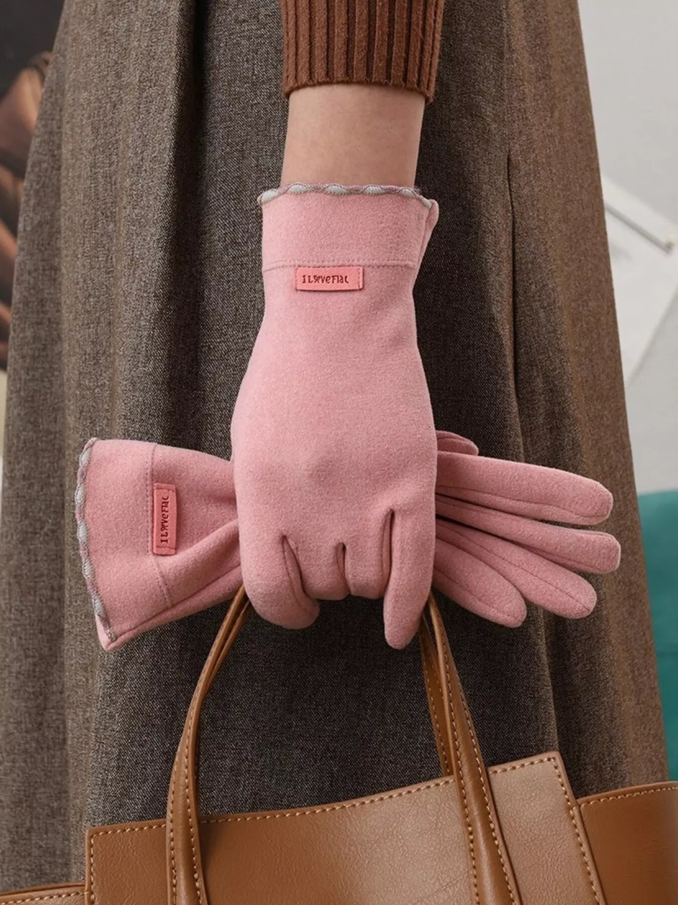 Lightweight Touchscreen Gloves - Pink One Size