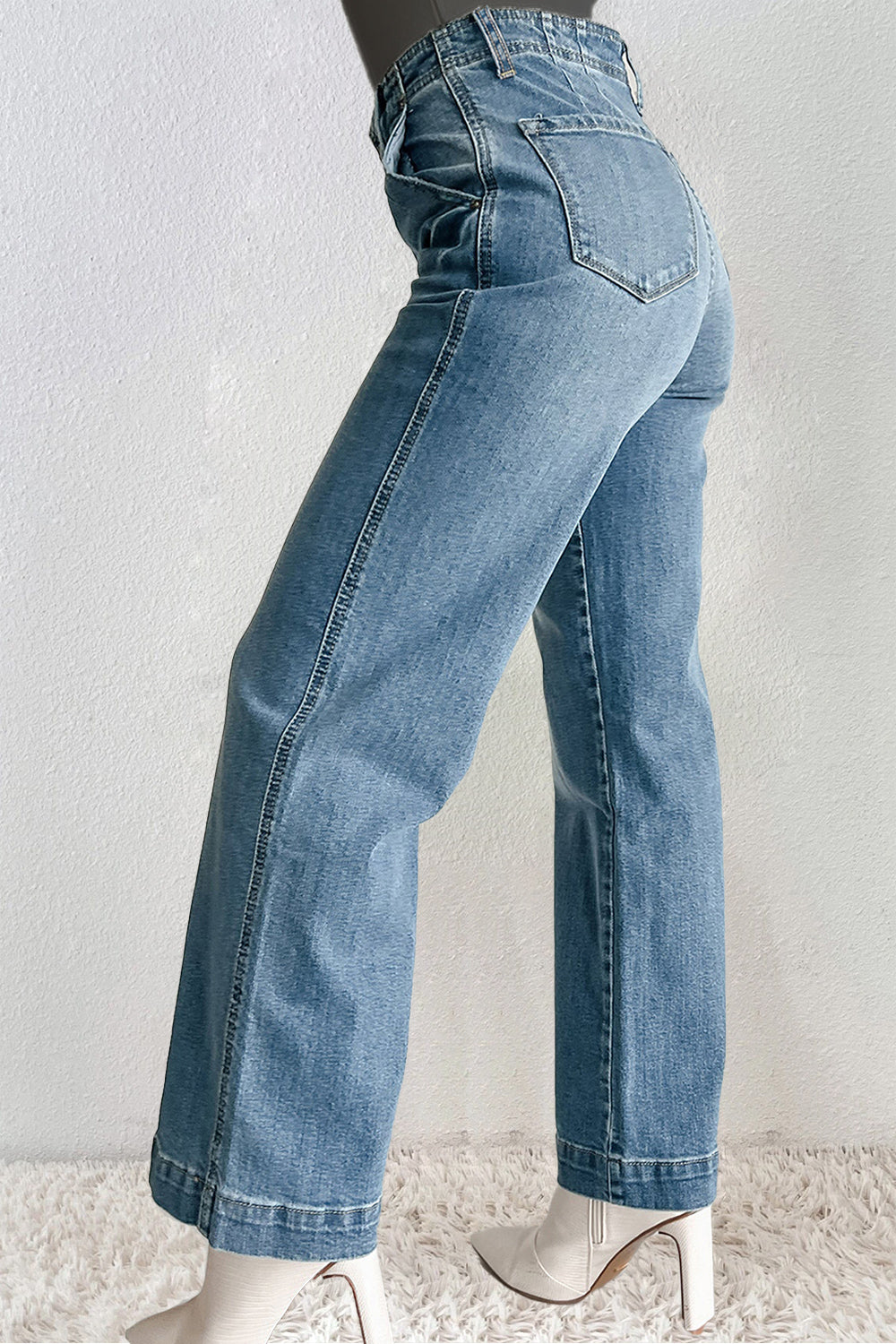 Straight Jeans with Pockets - Medium