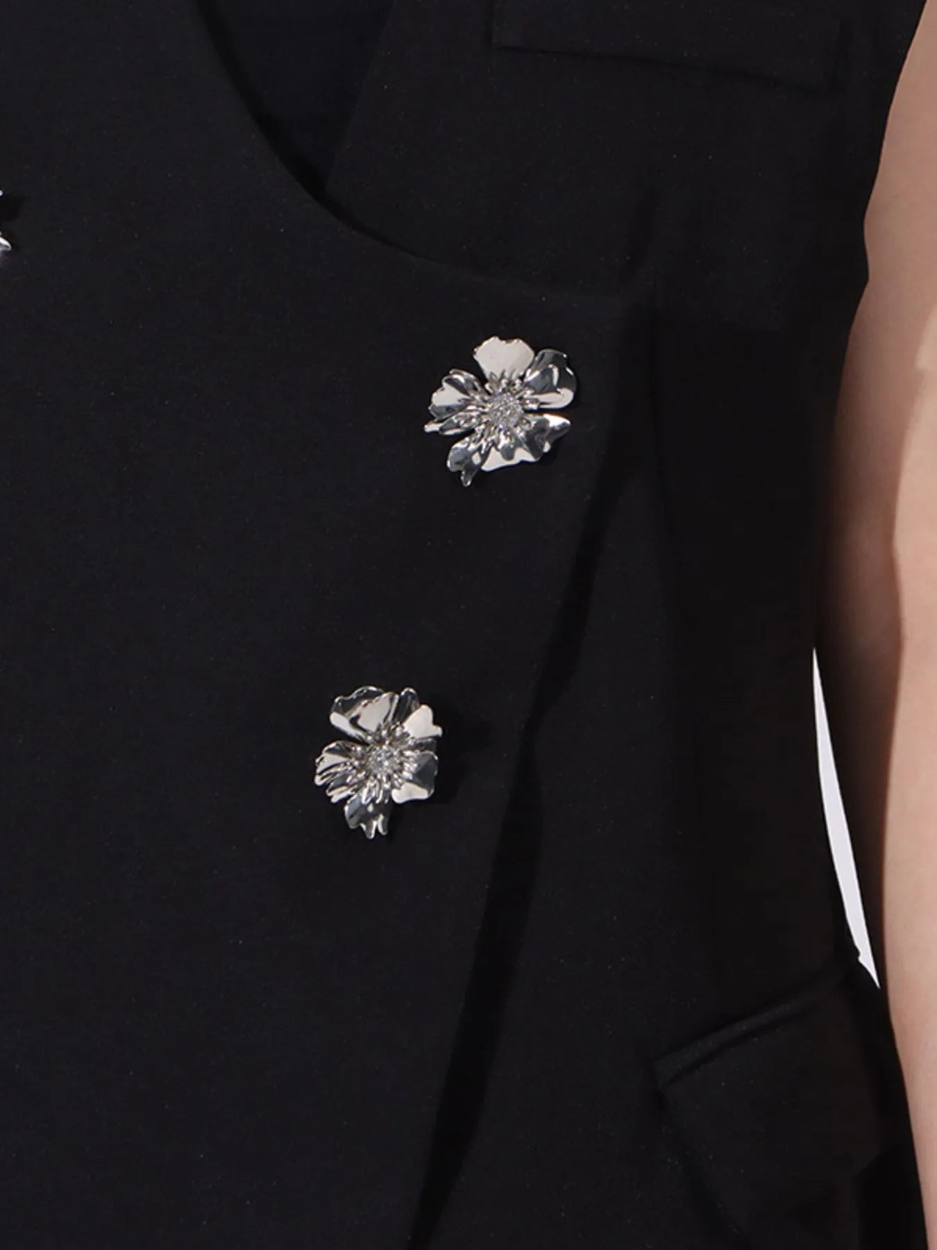 Flower Sleeveless Vest and Skirt Set - Black