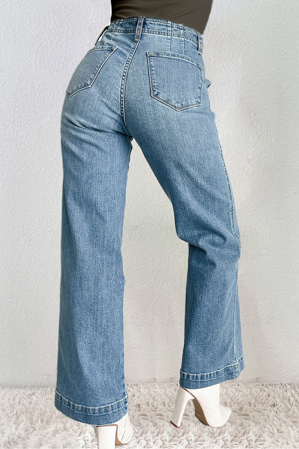 Straight Jeans with Pockets - Medium