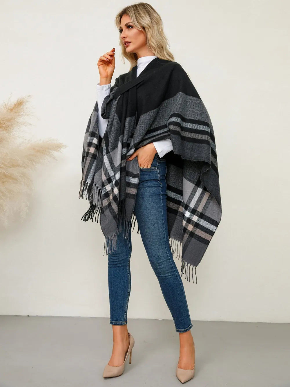 Fringe Contrast Plaid Poncho - Black One Size