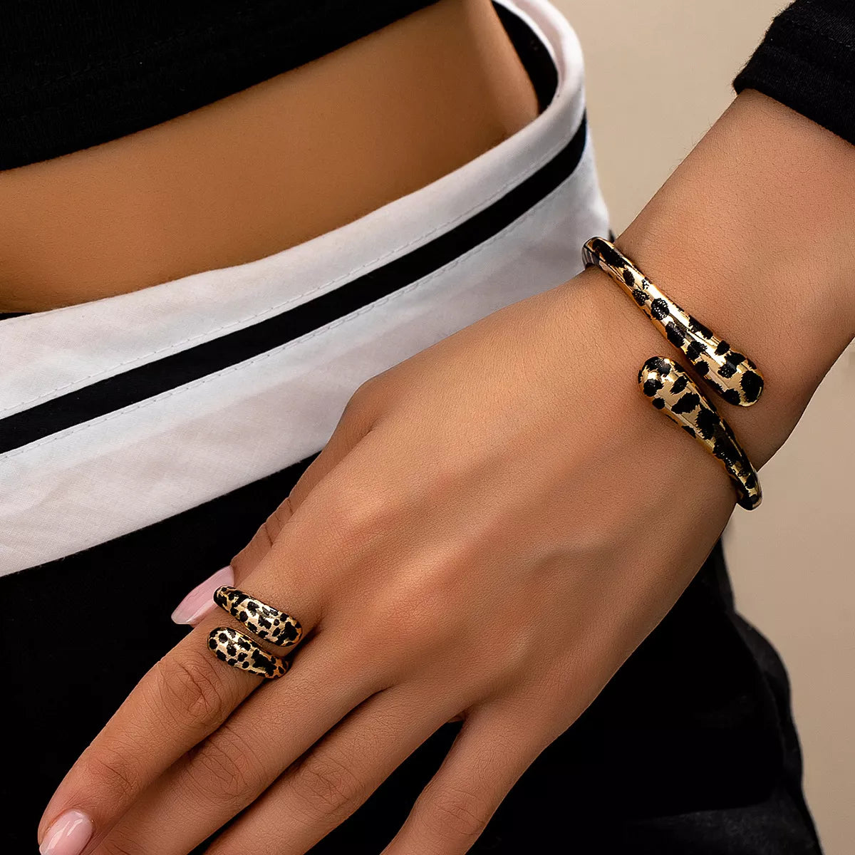 Leopard Bypass Ring and Bracelet Jewelry Set -