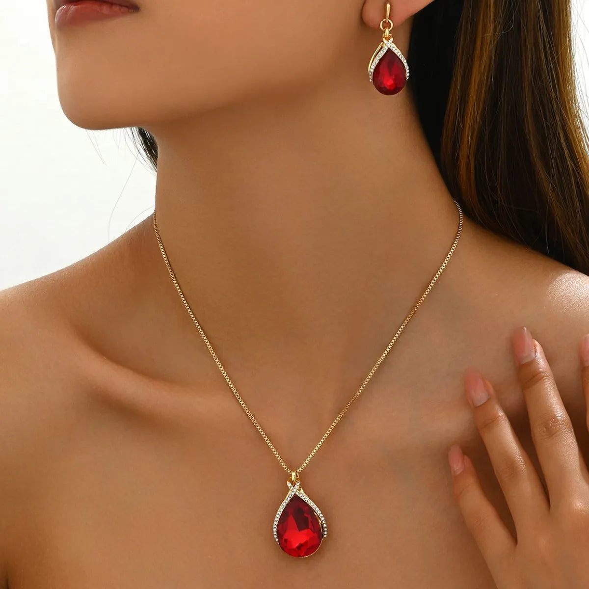 Rhinestone Teardrop Necklace and Earrings Jewelry Set - Gold One Size
