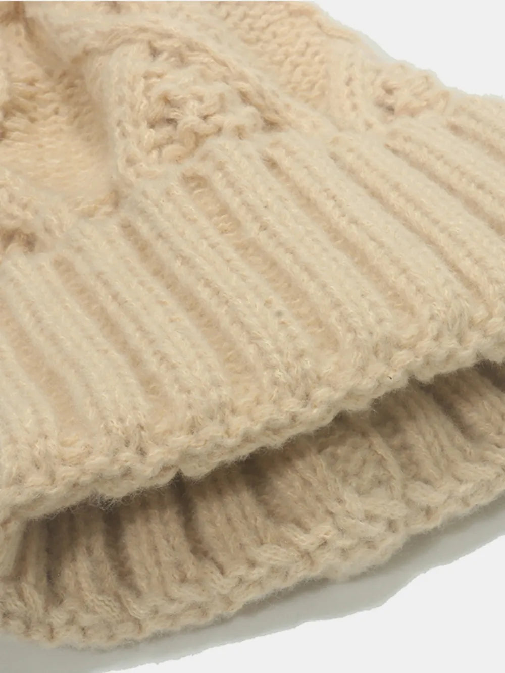 Roll Rim Cable-Knit Hat -