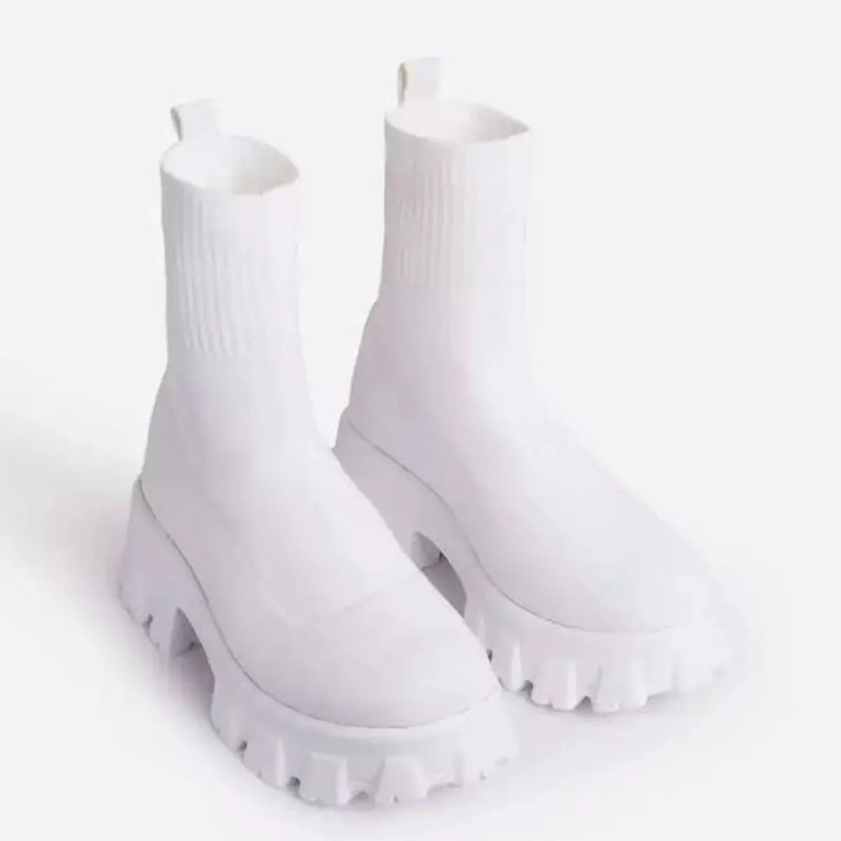 Round Toe Block Heels Boots - White