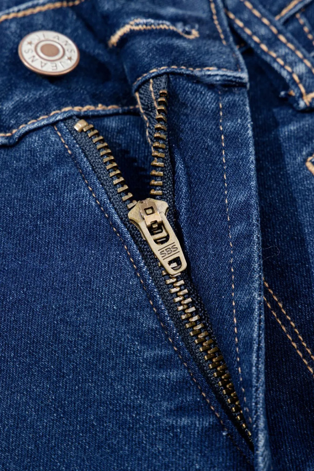 Center Seam Deep Wash Straight Jeans -