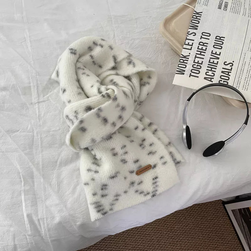 Soft Fuzzy Contrast Scarf - Milky White One Size