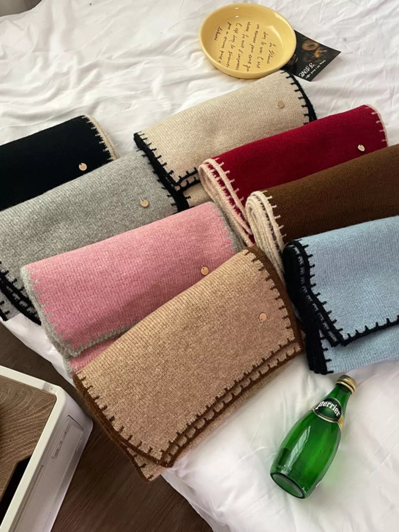 Contrast Trim Knit Scarf -