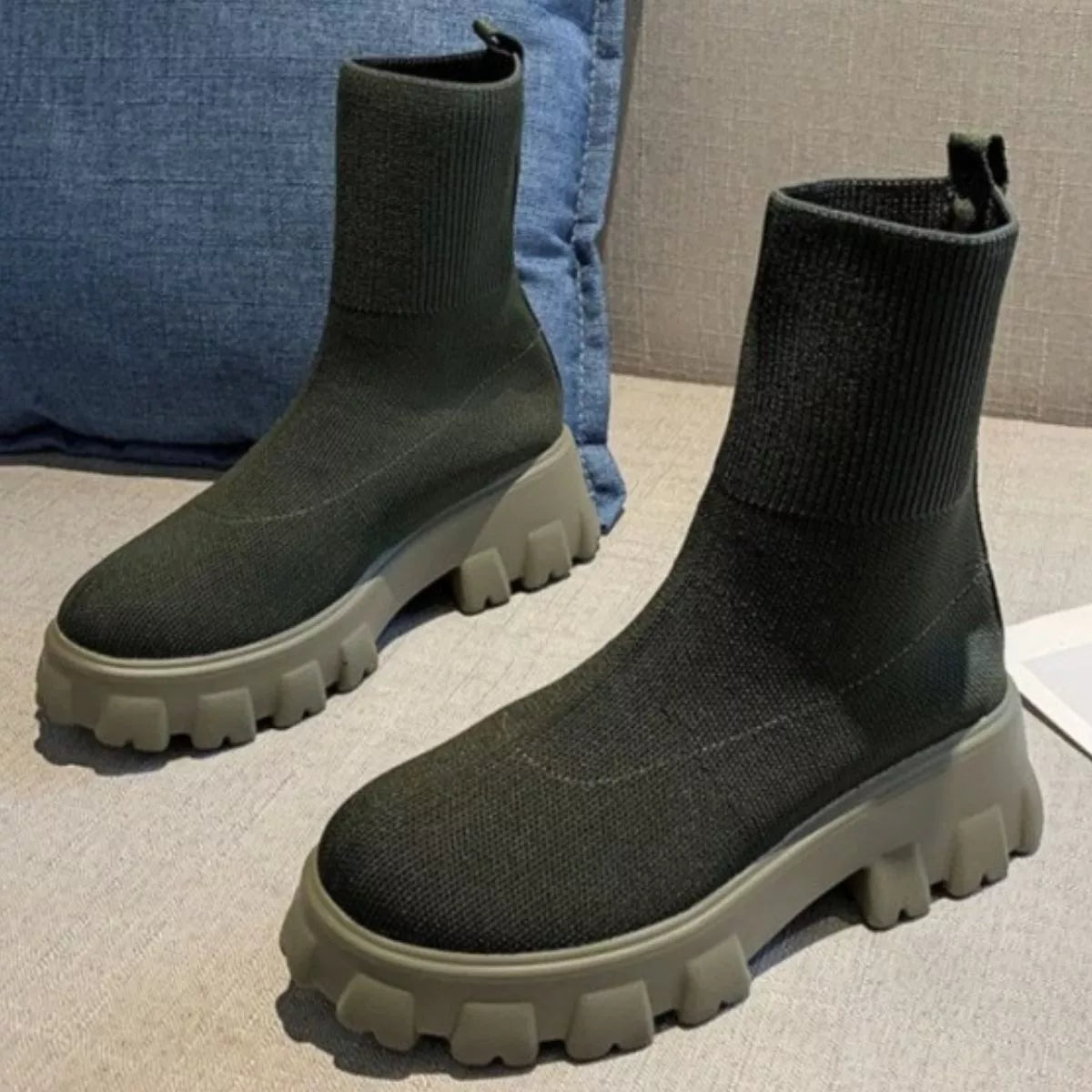 Round Toe Block Heels Boots - Black Forest