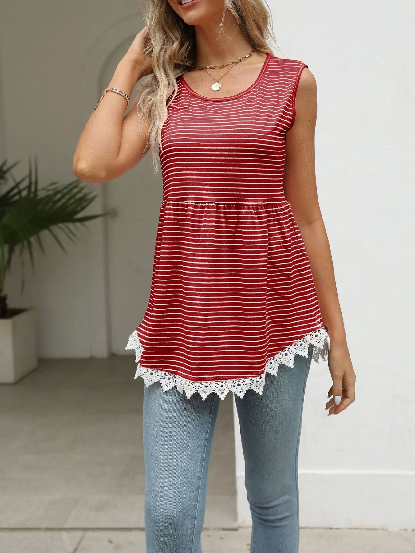 Lace Trim Sleeveless Babydoll Tank Top - Red