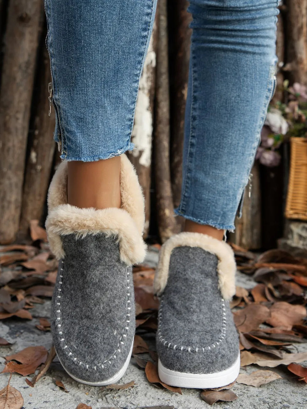 Furry Suede Round Toe Flat Sneakers - Gray