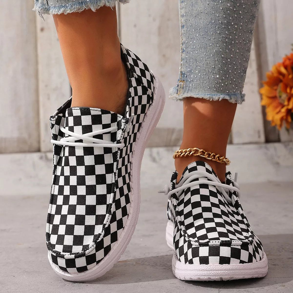 Checkerboard Pattern Casual Sneakers - Black