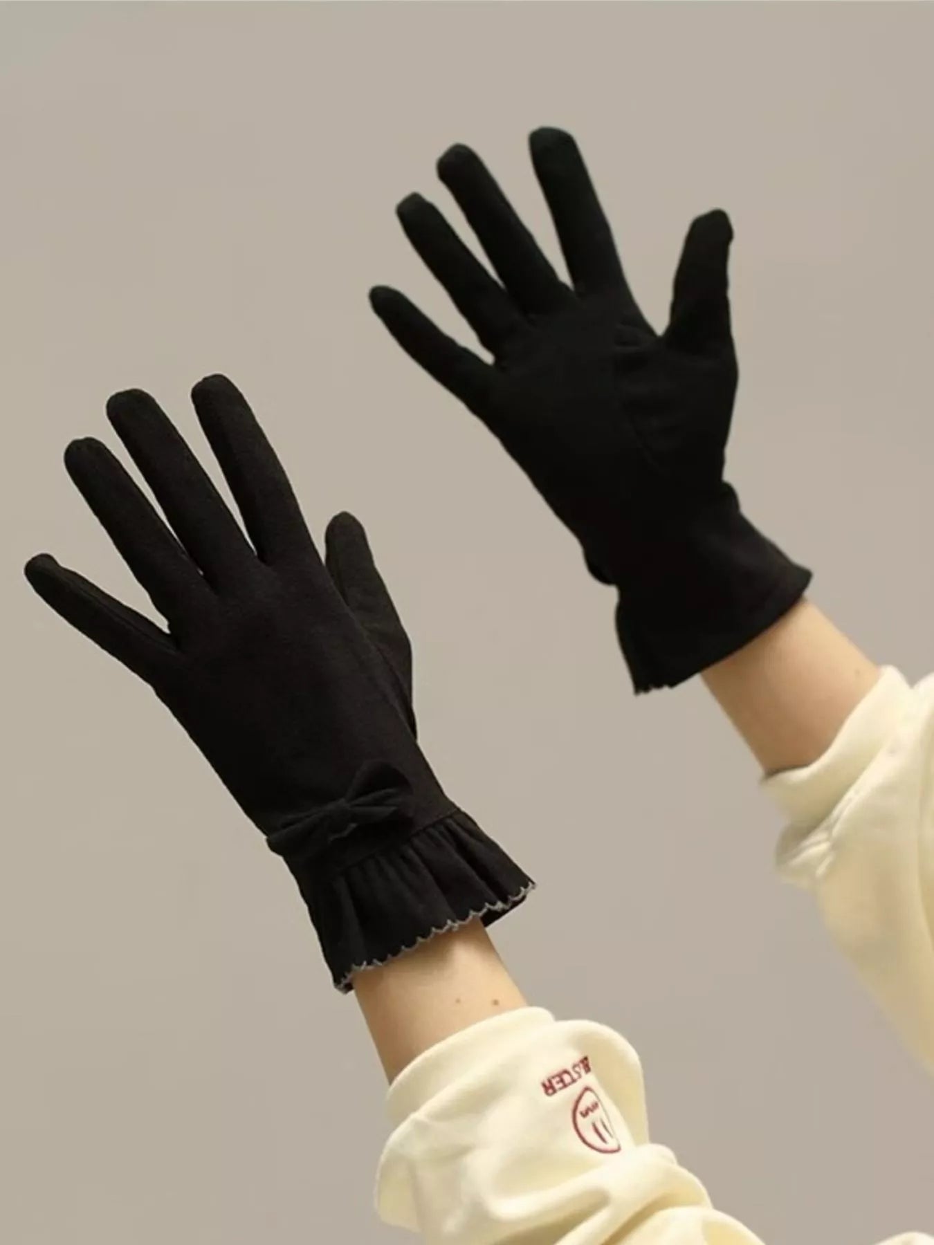 Ruffled Cuff Bow Gloves -